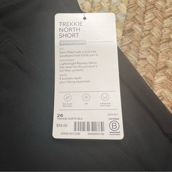 Athleta Black Trekkie North Shorts size 26 - Picture 5 of 11